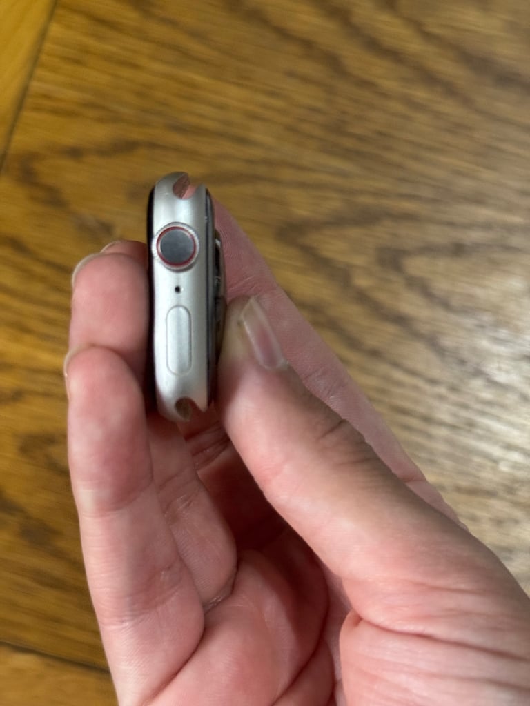 Apple Watch Series 8 41mm Starlight Cellular
