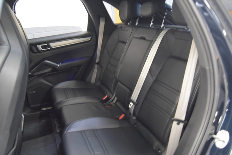 PORSCHE CAYENNE 3.0 V6 E-Hybrid 17.9kWh Platinum Edition 2022