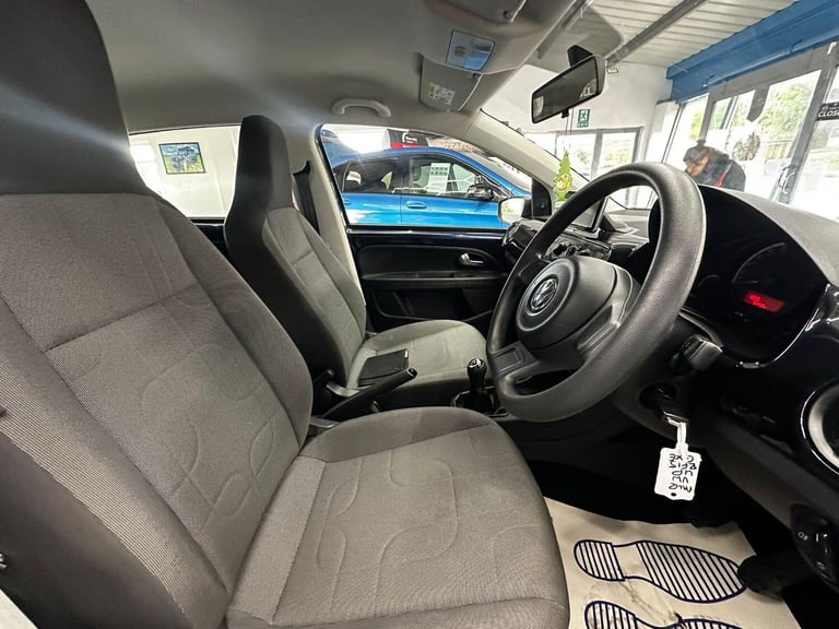 VOLKSWAGEN UP 1.0 BlueMotion Tech Move up! 2015