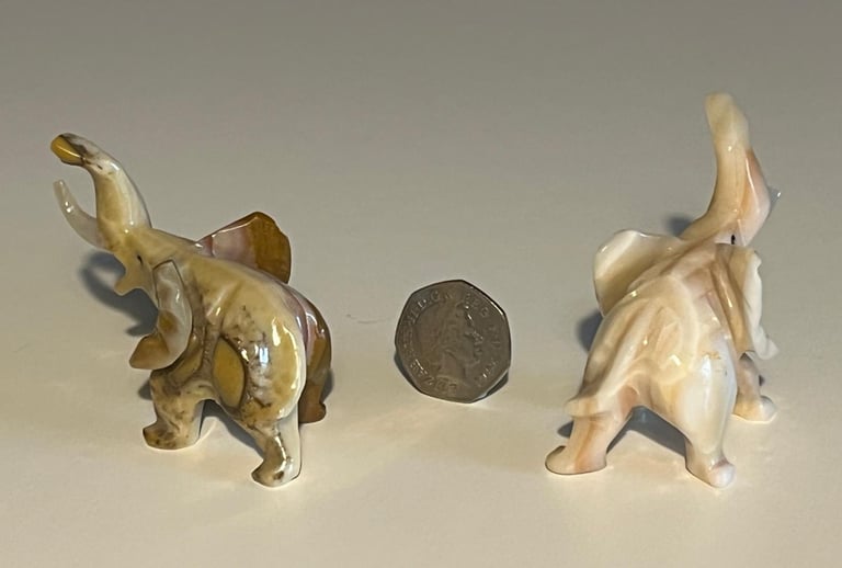 Pair of Oynx  / Marble Elephants