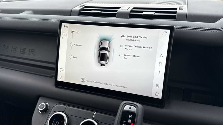 2025 Land Rover Defender 3.0 D250 X-Dynamic SE 90 3dr Auto ESTATE DIESEL Automatic