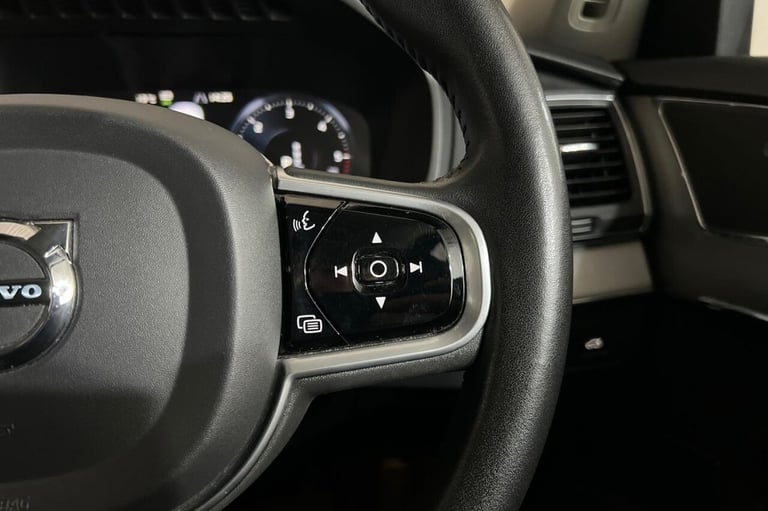 2020 69 VOLVO XC90 2.0 B5 MHEV MOMENTUM SUV 5DR DIESEL HYBRID AUTO 4WD EURO 6 (S