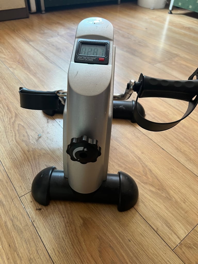 HOMCOM exercise bike in silver