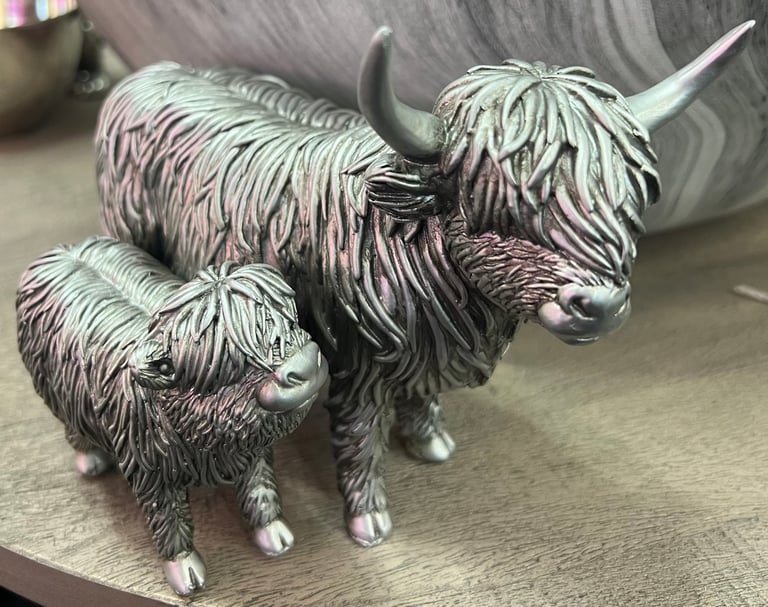 Highland cow and calf attached resin ornament NEW & Boxed