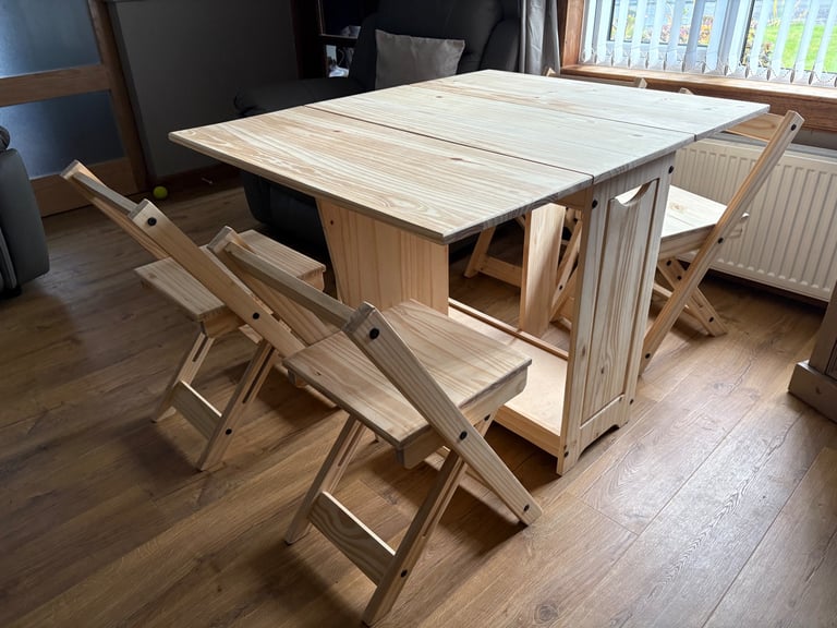 Folding table and 4 chairs