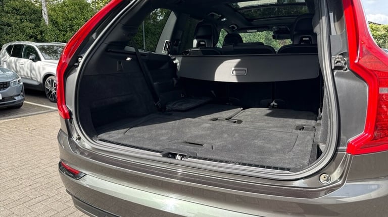 2021 Volvo XC90 Recharge R-Design Pro, T8 AWD plug-in hybrid, 7 Seats Estate Petrol Parallel PHEV...