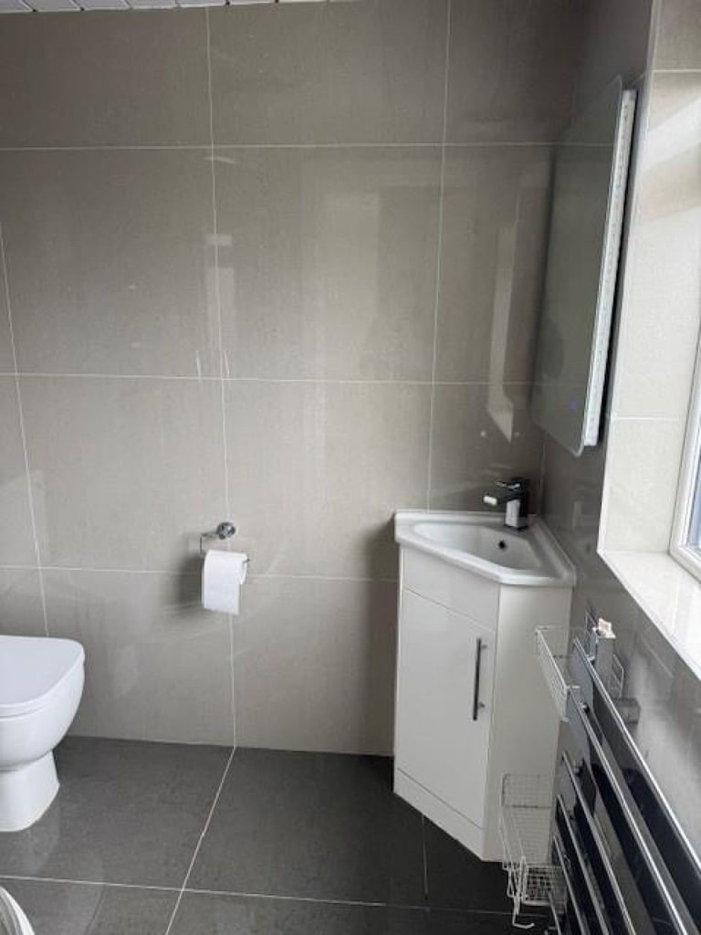 Loft Studio available to rent in Harrow - Warham Rd.