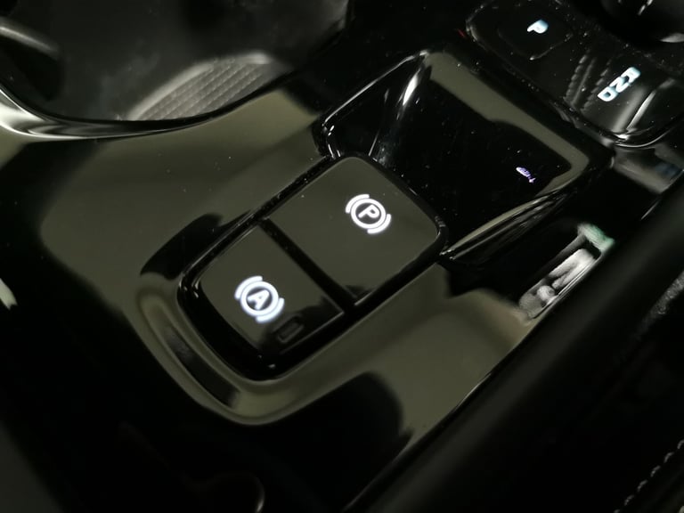 2022 Volvo XC40 1.5 T3 R-Design SUV 5dr Petrol Auto Euro 6 (s/s) (163 ps) - BLUETOOTH - HAL Suv P...