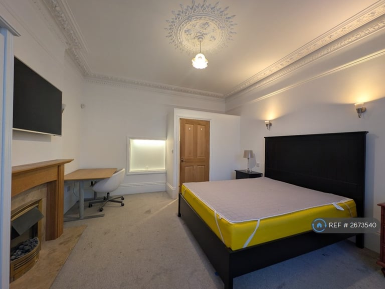 1 bedroom flat in Beckwith Road, London, SE24 (1 bed) (#2673540)