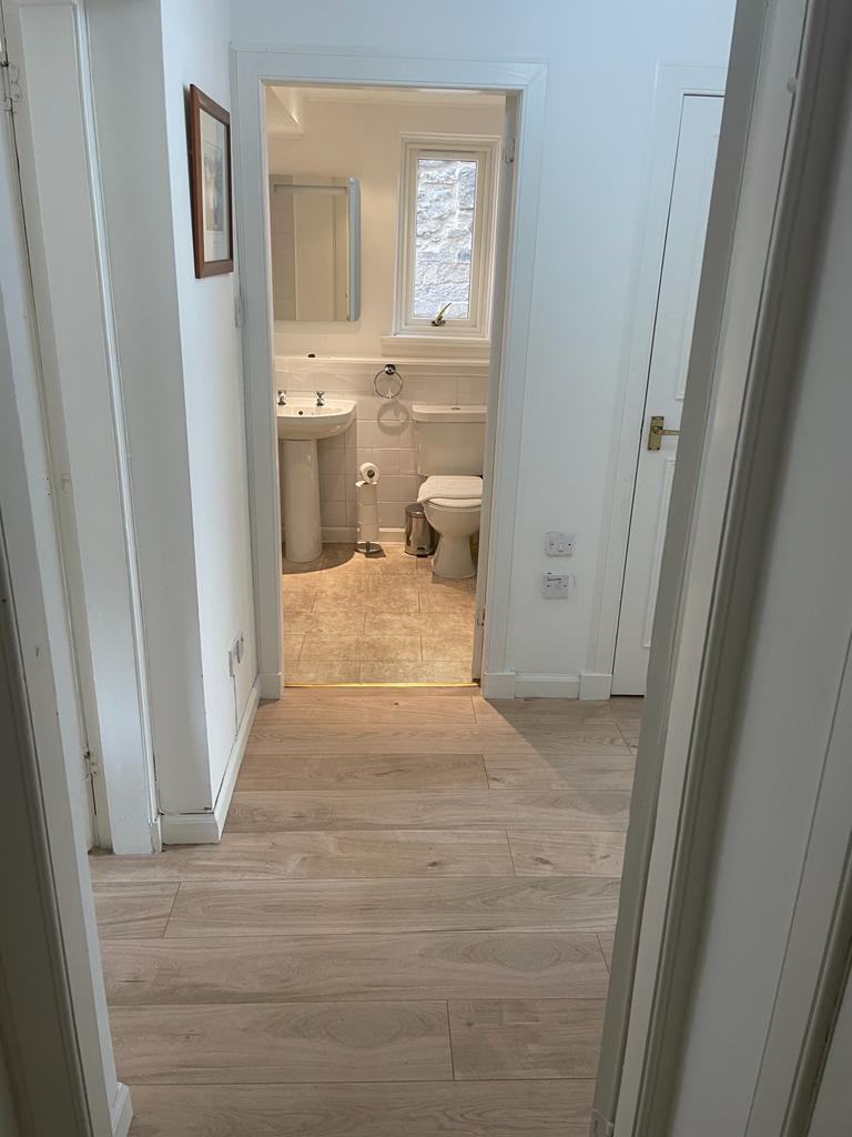 Newington. Beautiful refurbished 2 bedroomed ground floor flat with double glazing
