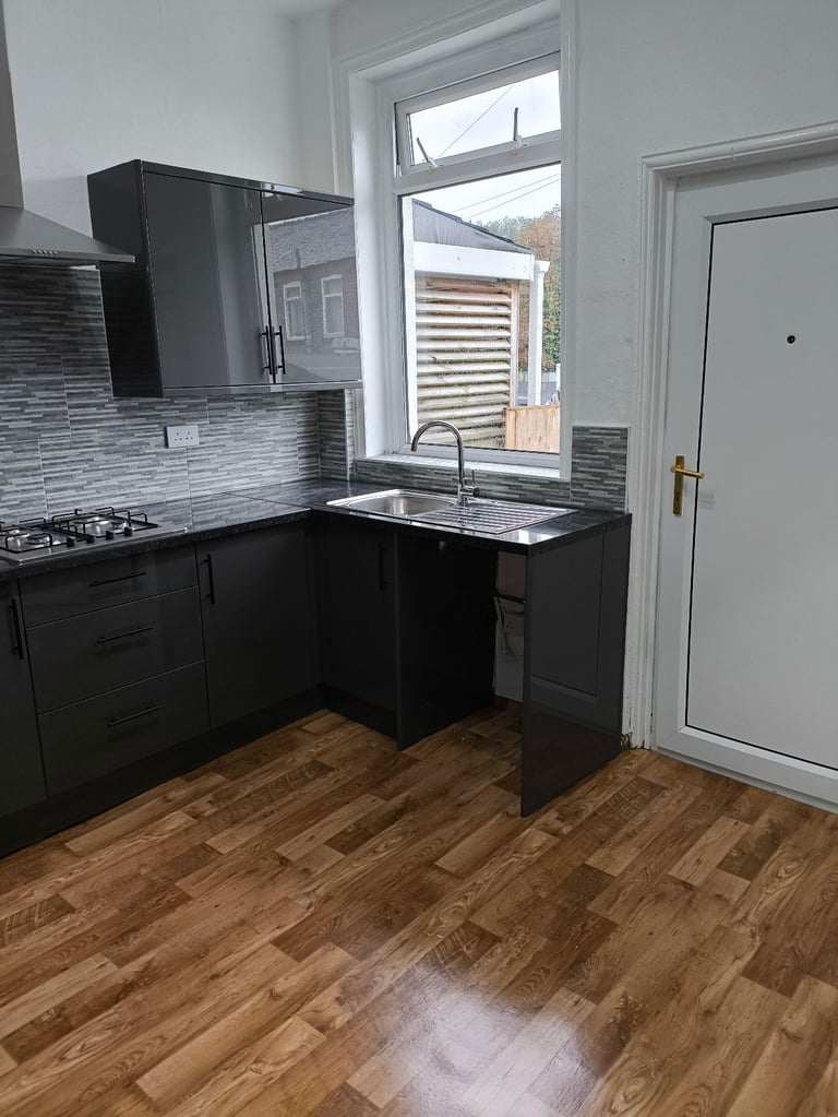 Newly Refurbished 2-Bedroom Terraced House To Let – Modern Living in Middleton!