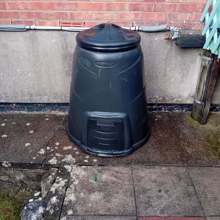 image for Large 330 litre Blackwall compost bin for sale
