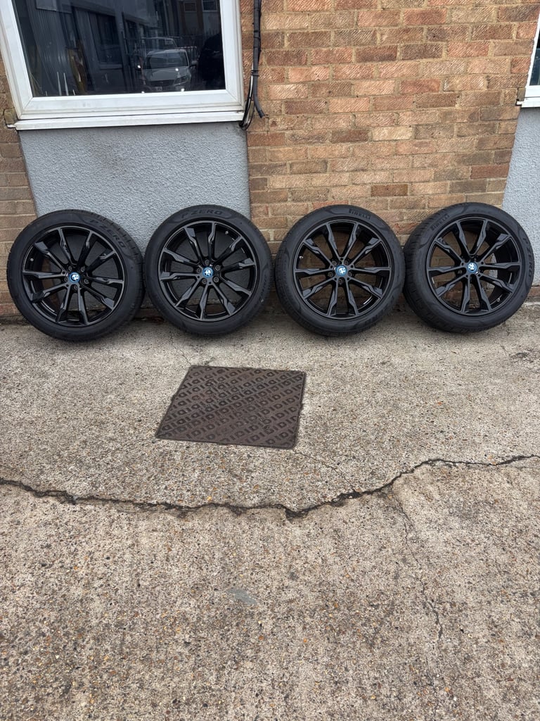 BMW X3 M Sport 20” Genuine Wheels & Pirelli Tyres | OEM | TPMS | 8k Miles | Mint
