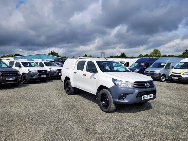 2019 ON 69 PLATE TOYOTA HILUX ACTIVE D-4D 4WD 2400CC DOUBLE CAB PICKUP ULEZ 