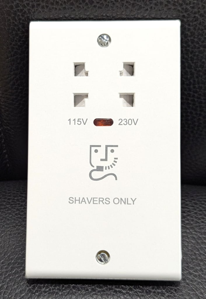 image for DETA S1305 SLIMLINE SHAVER SUPPLY SOCKET DUAL VOLTAGE 115V/240V NEON INDICATOR