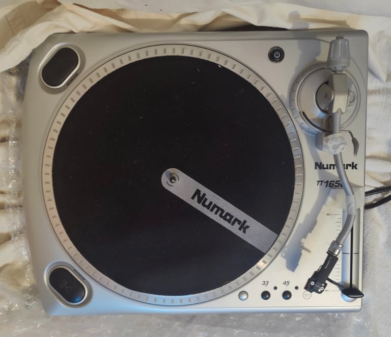 DJ Turntable - Numark TT1650 direct-drive DJ turntable