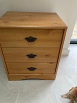 One set of bedside drawers 