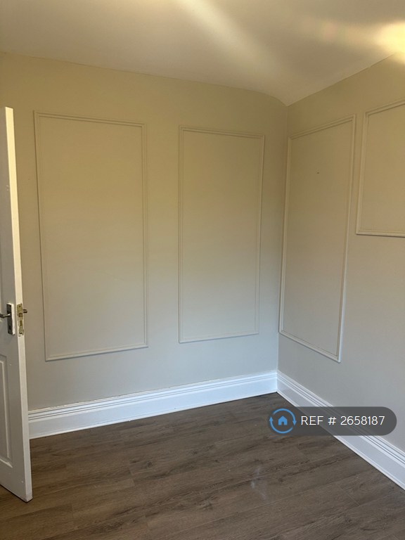 1 bedroom in Cypress Road, M308jx, M30 (#2658187)