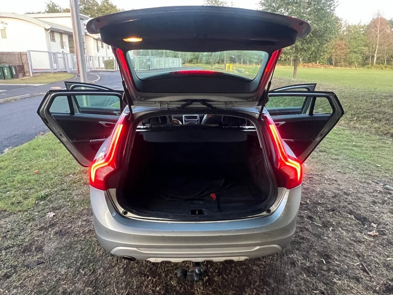2010 Volvo V60 D3 [163] SE Lux 5dr Geartronic ESTATE Diesel Automatic