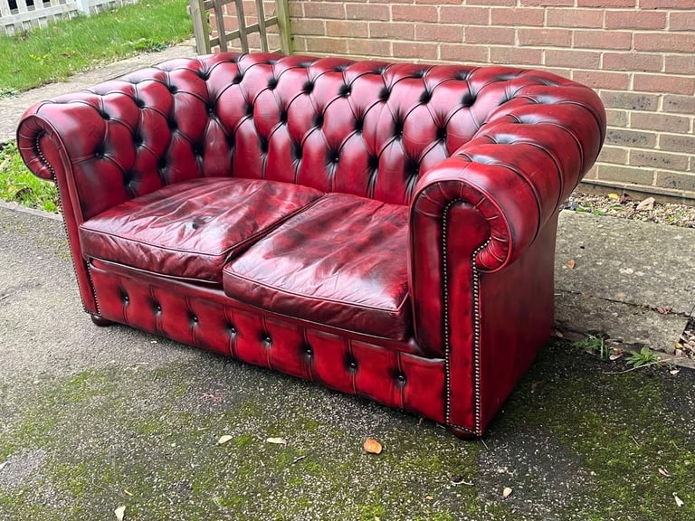 Stunning Oxblood Red Leather Chesterfield 2-Seater Club Sofa