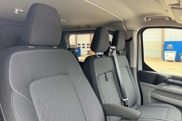 2025 Ford Transit Custom 2.5 PHEV 232ps H1 Double Cab Van Limited Auto PANEL VAN PETROL/ELECTRIC ...