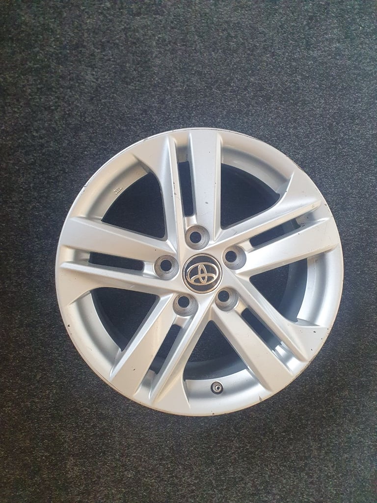 Toyota Corolla Hybrid HEV CVT Estate 16&quot; Alloy Wheel