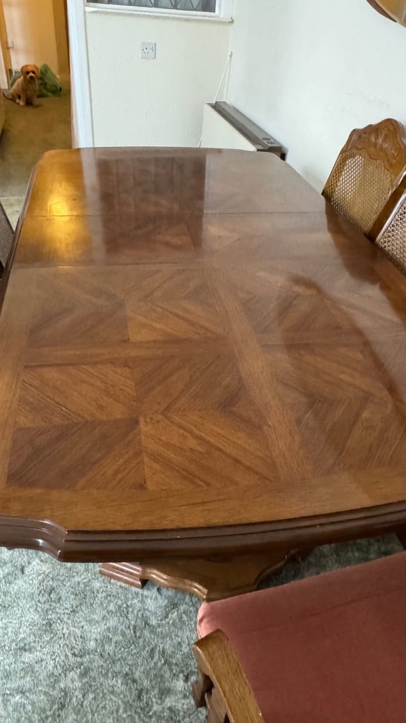 Extendable Wooden Dining table + 6 chairs