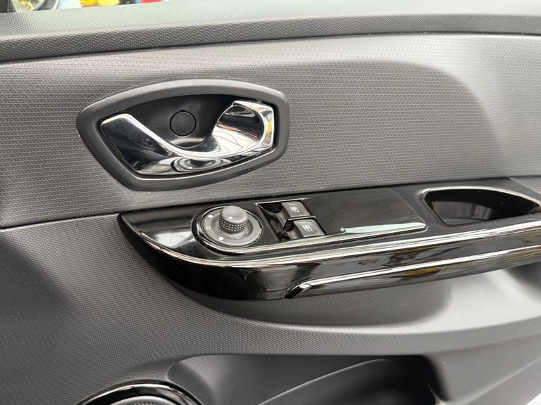 2014 Renault Clio 1.2 16V Dynamique MediaNav 5dr HATCHBACK Petrol Manual