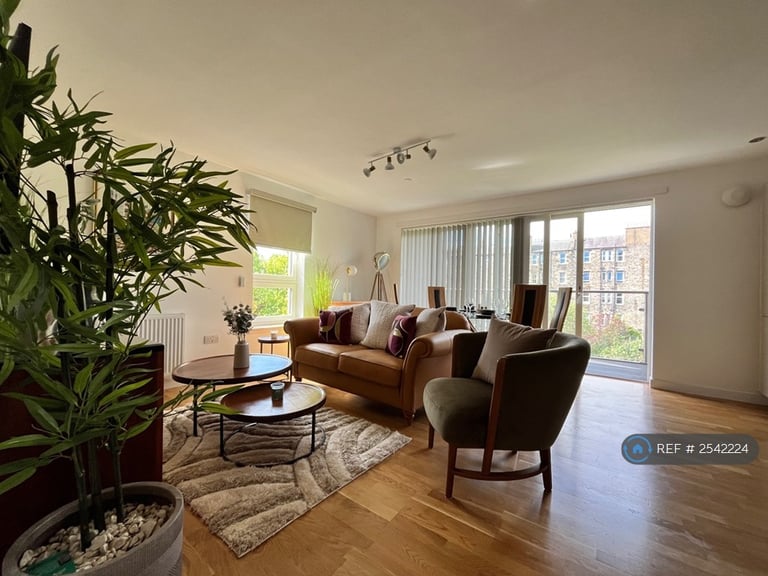 image for 2 bedroom flat in Shrubhill Walk, Edinburgh, EH7 (2 bed) (#2542224)