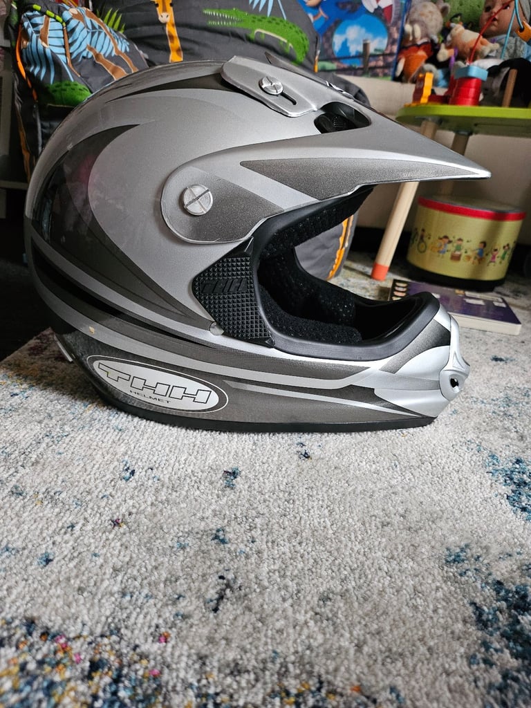 Crash helmet 