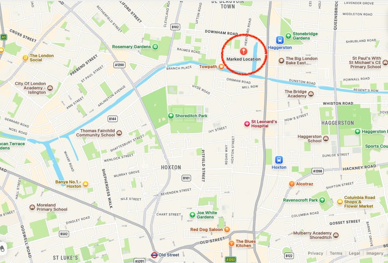 Secure, wide garage car parking space in De Beauvoir near Hoxton & Dalston