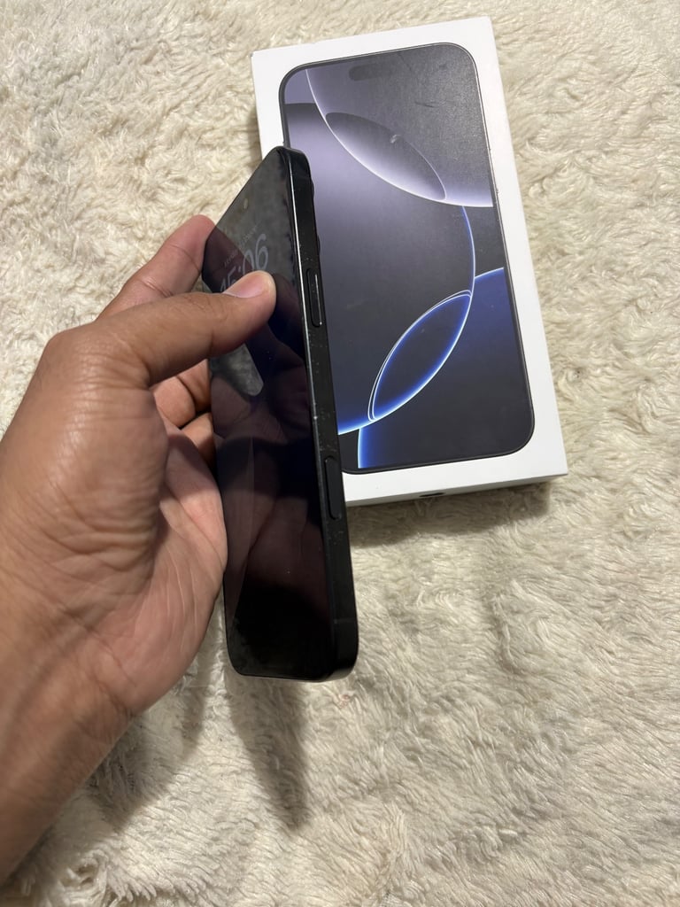iPhone 16 Pro Max 256gb is in Good Condition 