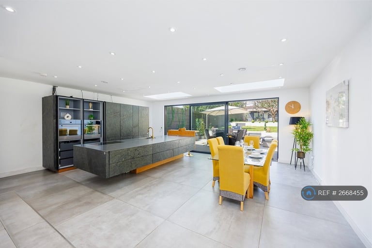 3 bedroom house in Charmouth Road, St. Albans, AL1 (3 bed) (#2668455)