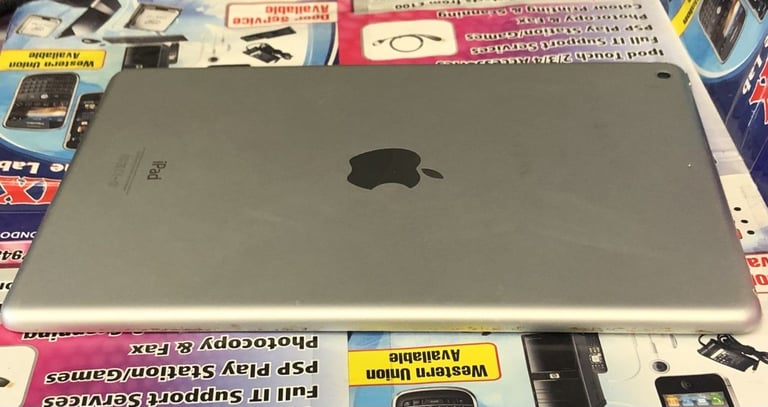Apple iPad Air A1474 Silver Available for For Spare Parts And Repairs Without LCD Screen