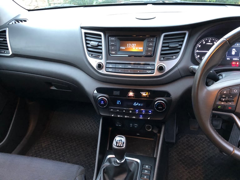 Hyundai TUCSON SE BLUE DRIVE SUV 2018 1 Owner Manual 1.6 Petrol Serviced 12 Months MOT