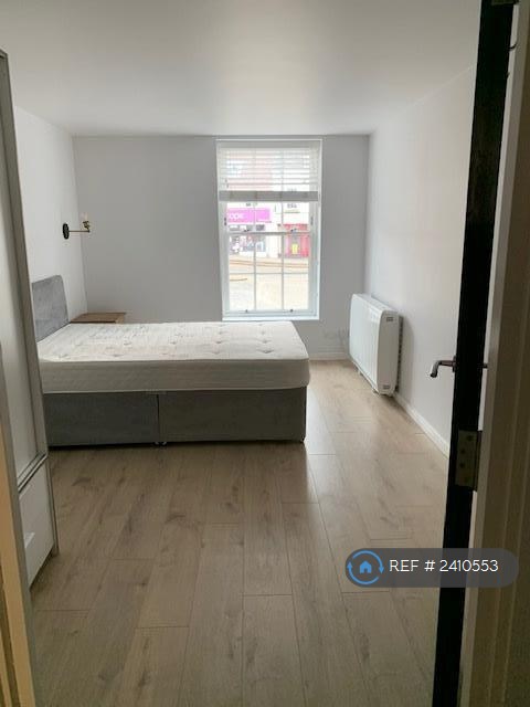 1 bedroom flat in Market Hill, Buckingham, MK18 (1 bed) (#2410553)