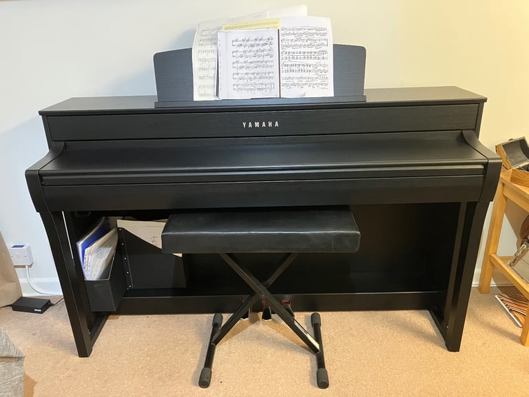 Yamaha CLP745 Digital Piano