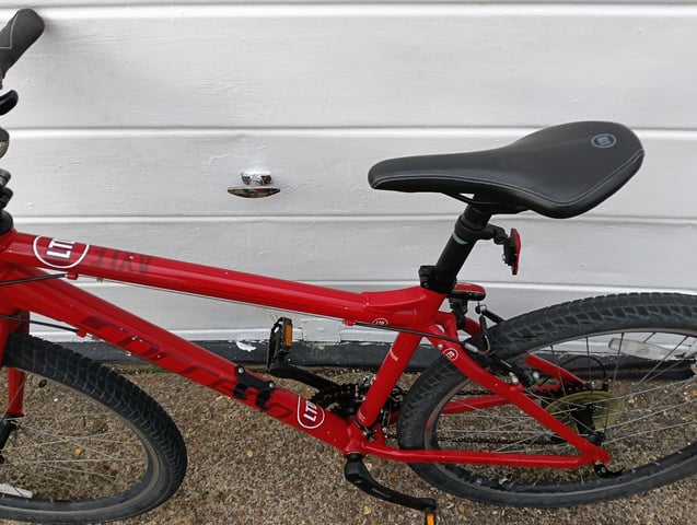 Carrera axle limited edition mountain bike, really nice bike in