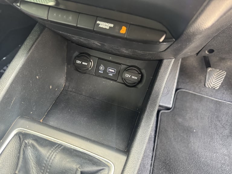 2016 Hyundai i20 1.2 GDI PREMIUM 5DR Manual Hatchback Petrol Manual