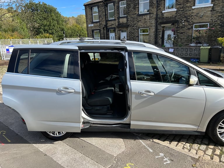 2012 (61) FORD GRAND C-MAX 1.6 TDCI TITANIUM   7 SEATER