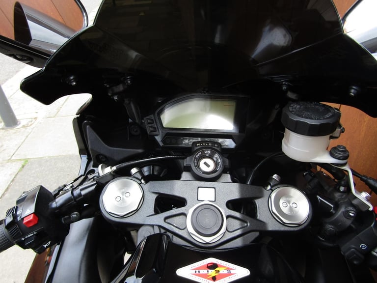 HONDA CBR 1000 RR *2017 * MODEL * AMAZING CONDITION * 9300 MILES *