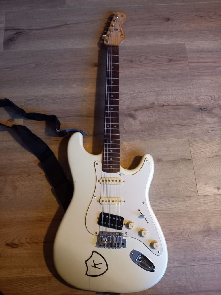 Nirvana Kurt Cobain 'K records' stratocaster replica electric guitar. 