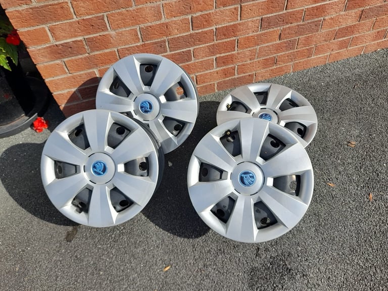 15” steel rims with hubcaps 