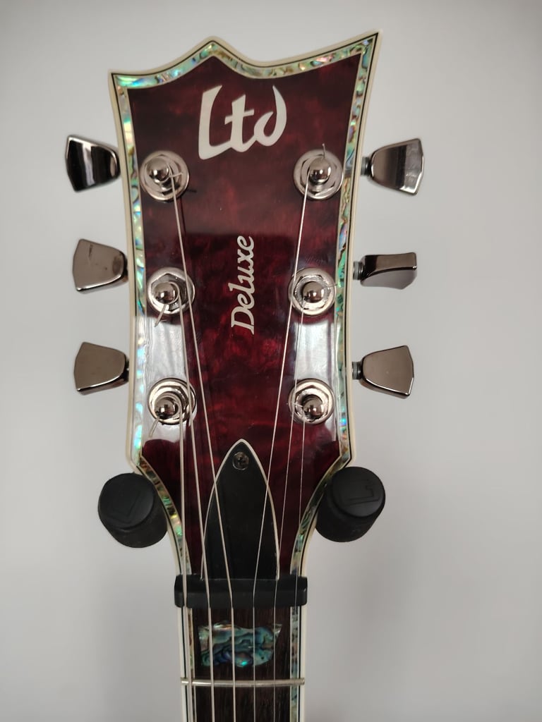 Esp (LTD) EC1000 Deluxe (with case)