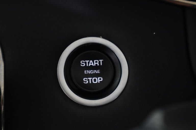 2022 Land Rover Range Rover Evoque 1.5 P300e 12.2kWh R-Dynamic SE Auto 4WD Euro 6 (s/s) 5dr Autom...