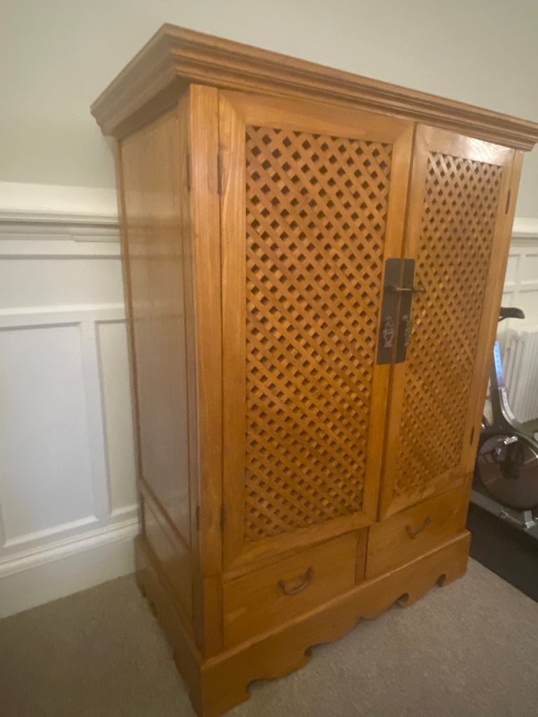 Wine drinks / Storage cupboard 