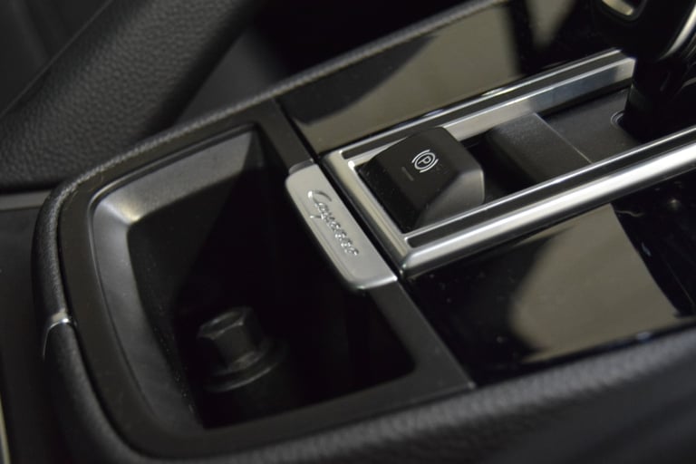 PORSCHE CAYENNE 3.0 V6 E-Hybrid 17.9kWh Platinum Edition 2022