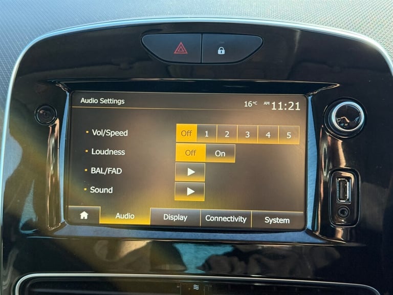 2019 Renault Clio 0.9 TCe Iconic Hatchback 5dr Petrol Manual Euro 6 (s/s) (75 ps) Hatchback Petro...