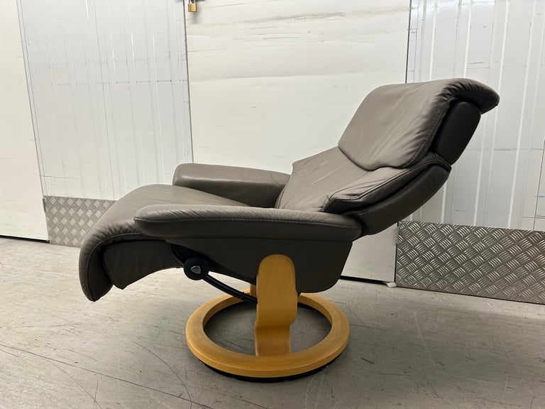 Ekornes Stressless Dream Recliner Olive Leather Chairs & Stools - Medium Size