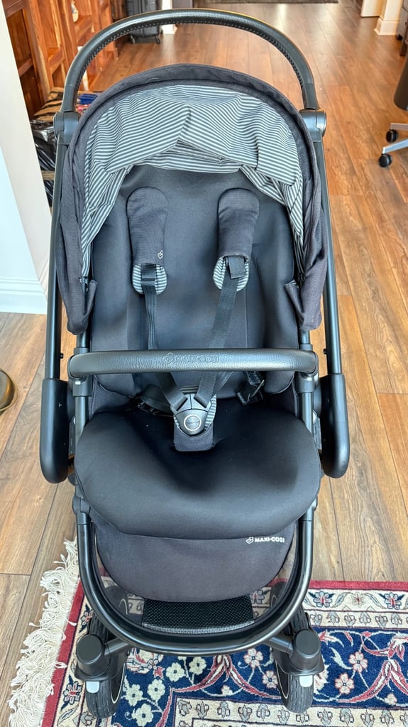 Maxi-Cosi Nova 4 wheel Pushchair - Nomad Black